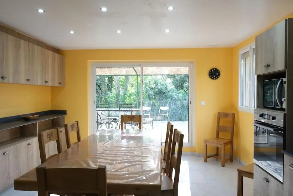 Holiday home Maison Confortable A Ansouis Dans Le Luberon